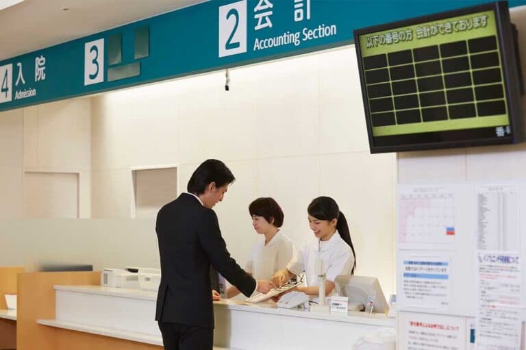 【50代・60代も活躍中】医療事務に興味がありますか？医療事務とは？医療現場を支える事務分野が注目される理由