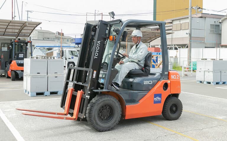 フォークリフト運転手 求人：物流業界で長く活躍できる仕事について