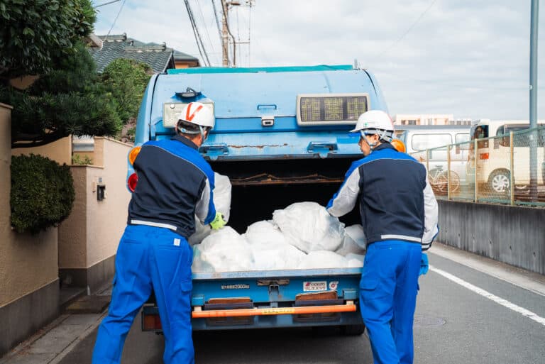 廃棄物収集スタッフの仕事に興味がありますか？地域を支える収集運搬スタッフについて知っておきたいポイント